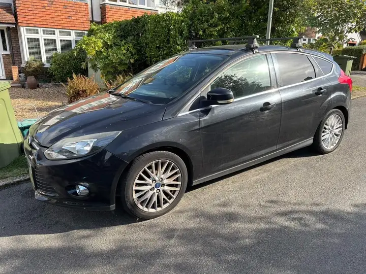 Ford Focus 2012 photo 2