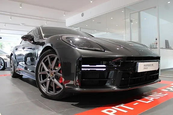 Porsche Panamera 4S