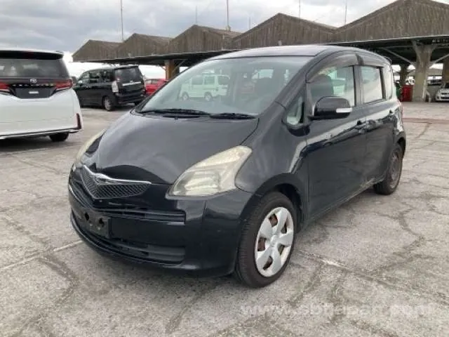 Toyota Ractis 2006 photo 2