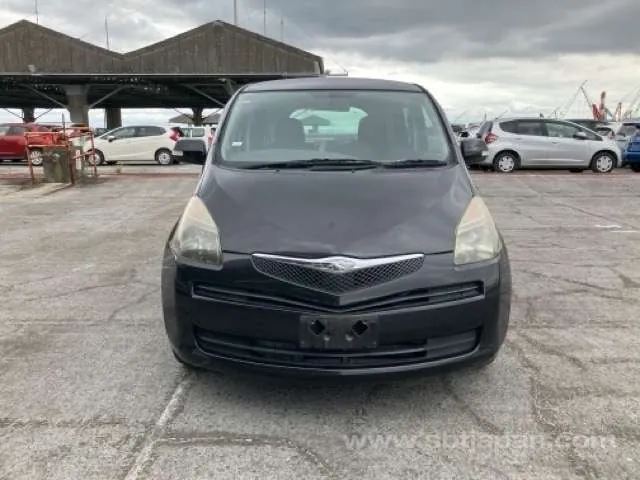 Toyota Ractis 2006 photo 5