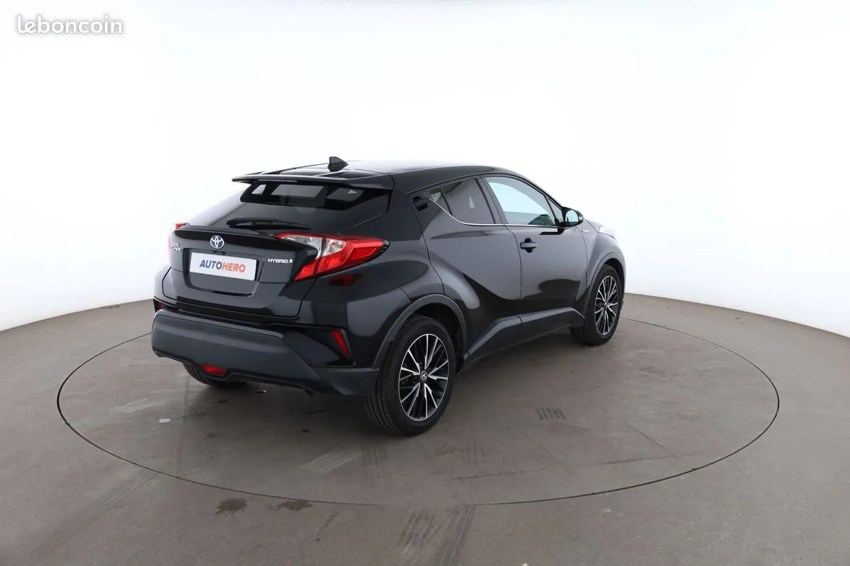 Toyota C-Hr 2018 photo 3