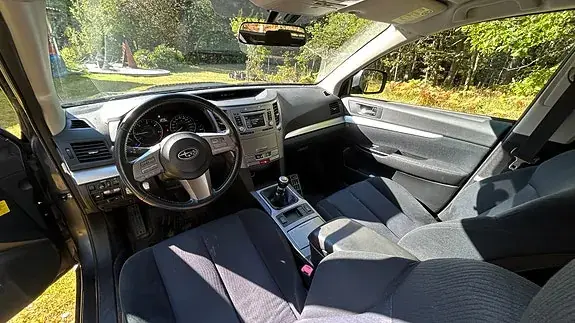 Subaru Outback 2012 photo 2