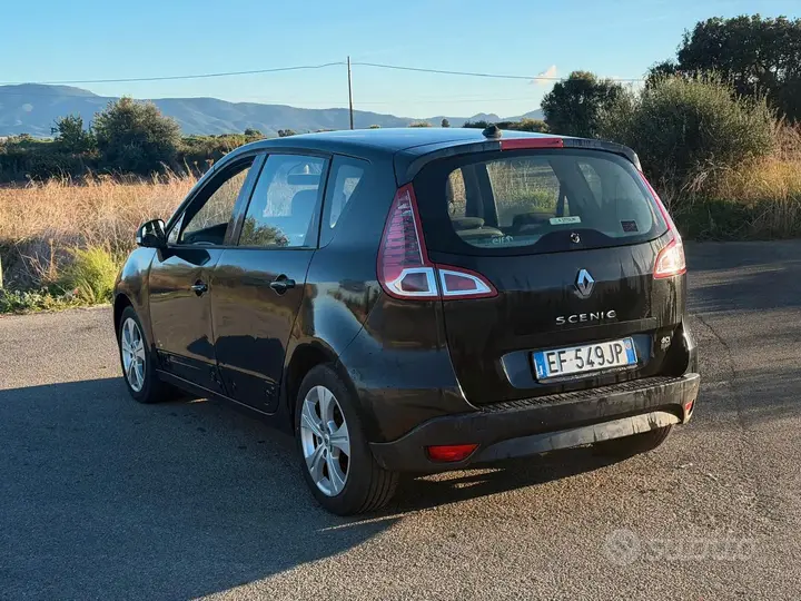 Renault Scenic 2010 photo 4