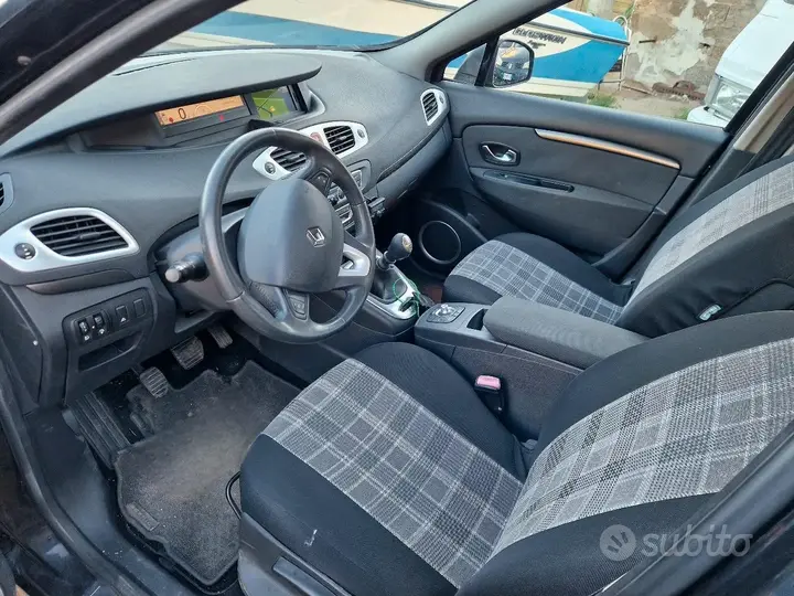 Renault Scenic 2010 photo 5