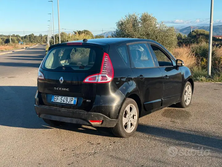 Renault Scenic 2010 photo 2