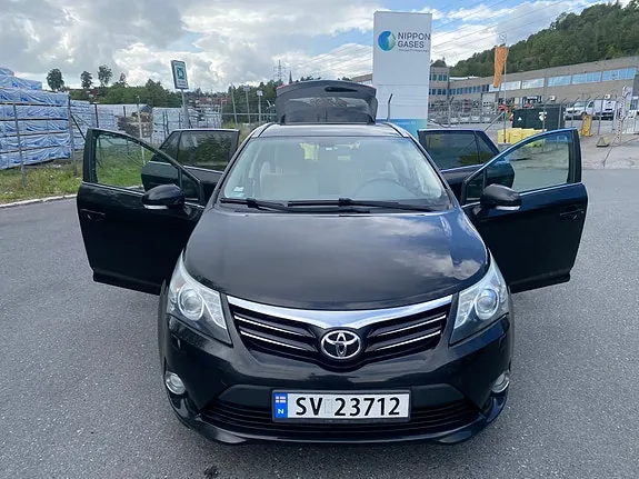Toyota Avensis 2012 photo 5