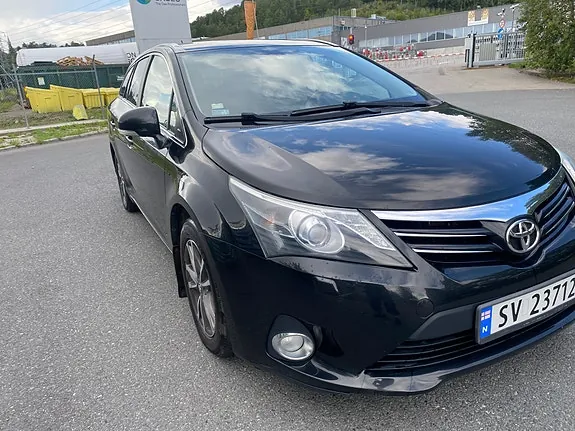 Toyota Avensis 2012 photo 2