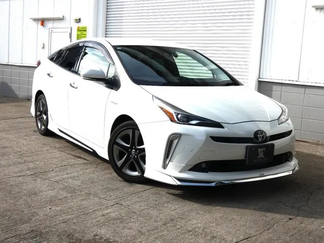 Toyota Prius 2019 photo 2