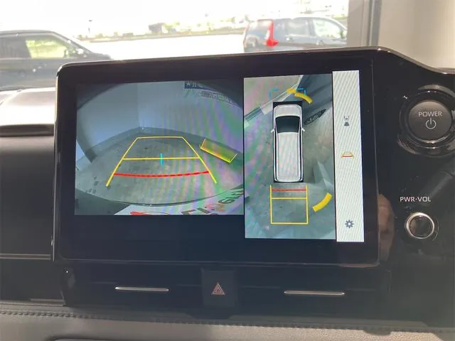 Toyota Voxy 2024 photo 3