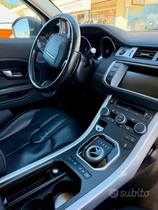Land Rover Range Rover Evoque 2015 photo 4