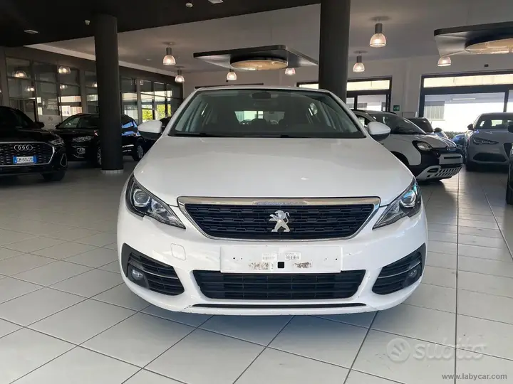 Peugeot 308 2021 photo 2