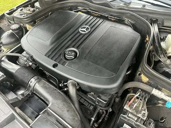 Mercedes-Benz 200 D 2011 photo 4