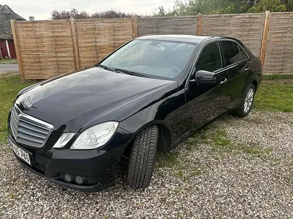 Mercedes-Benz 200 D 2011 photo 2