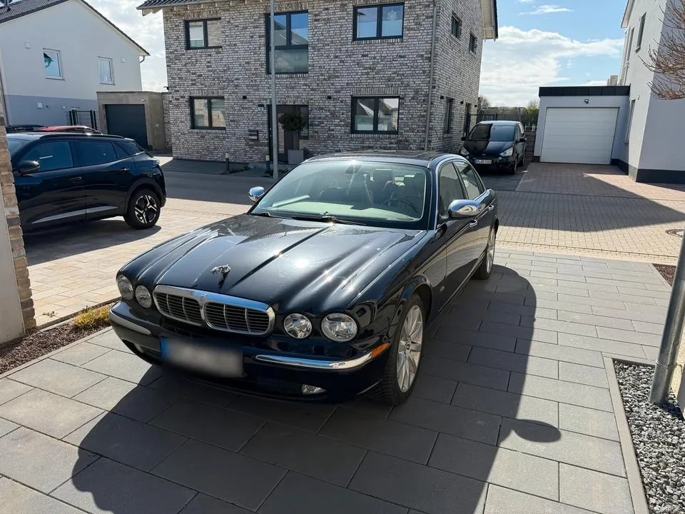 Jaguar Xj8