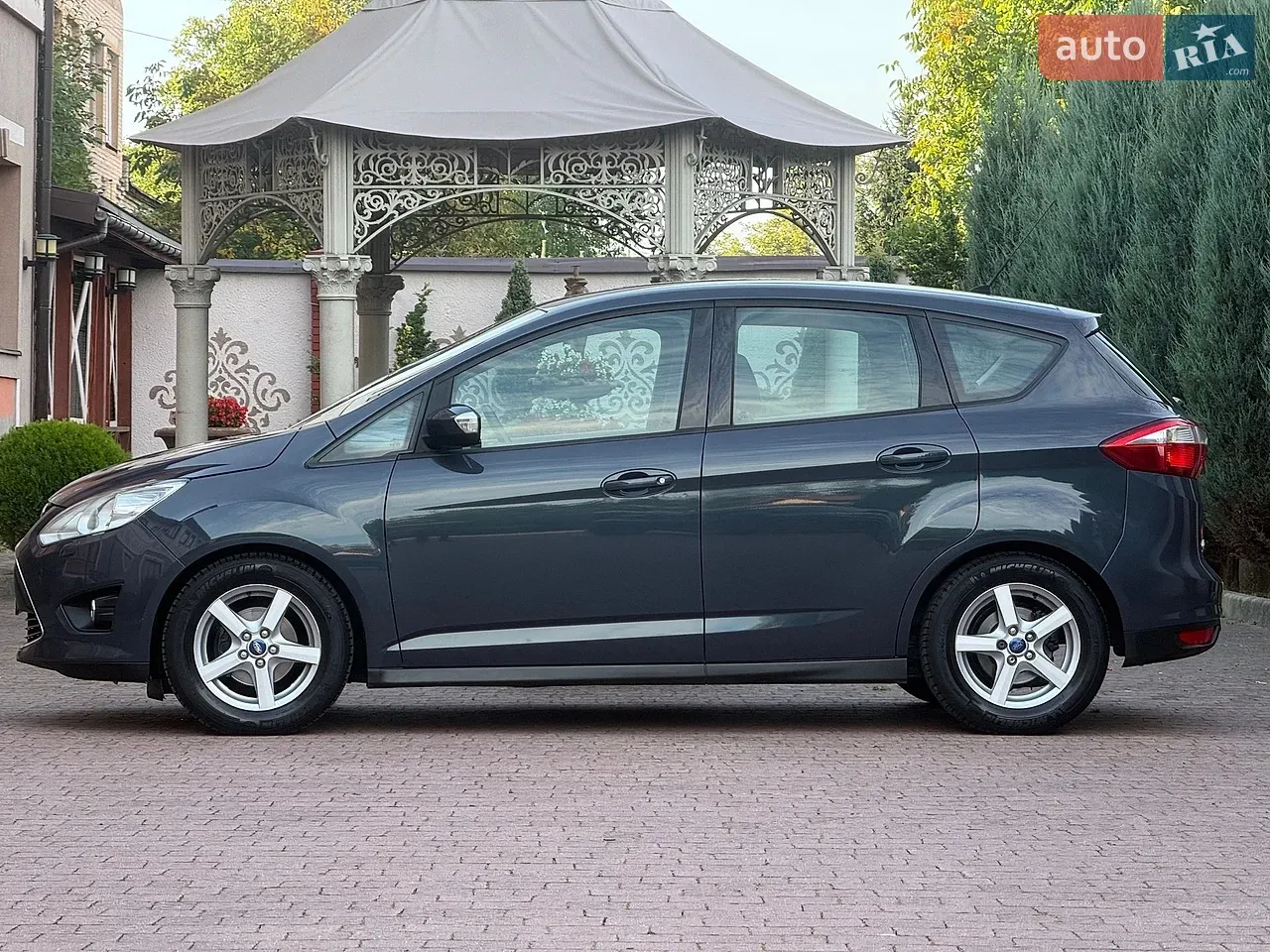 Ford C-Max 2011 photo 4