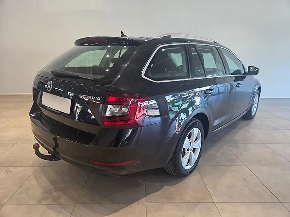 Skoda Octavia 2018 photo 2