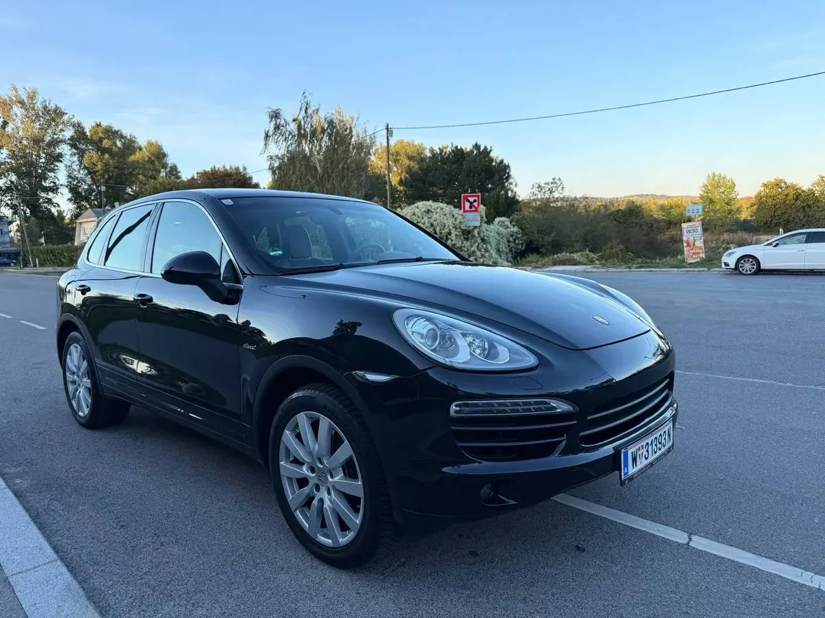 Porsche Cayenne 2014 photo 2