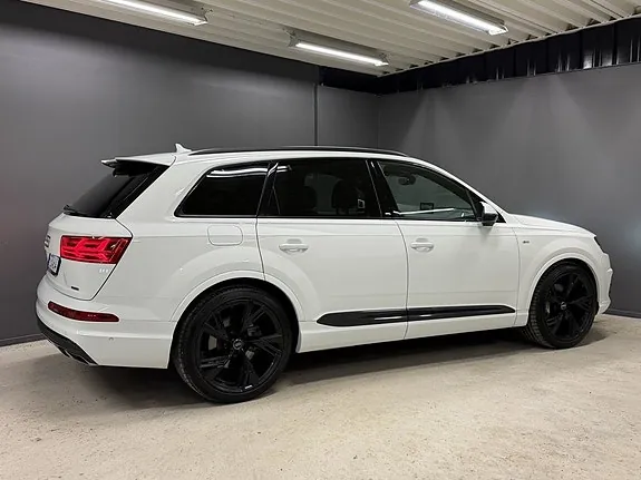 Audi Q7 2016 photo 5