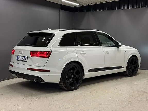 Audi Q7 2016 photo 4