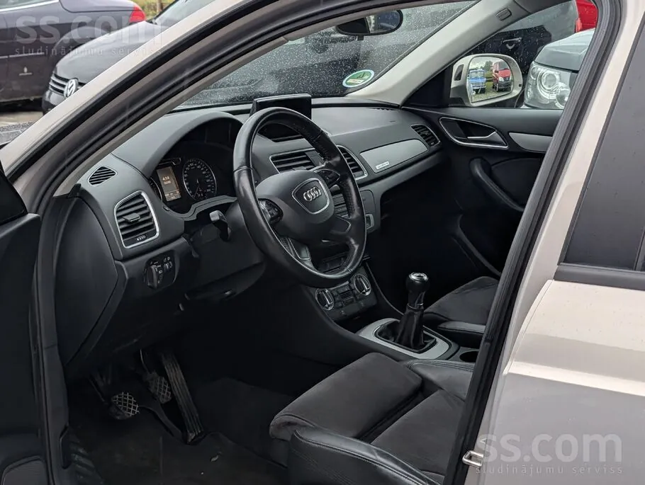 Audi Q3 2012 photo 5