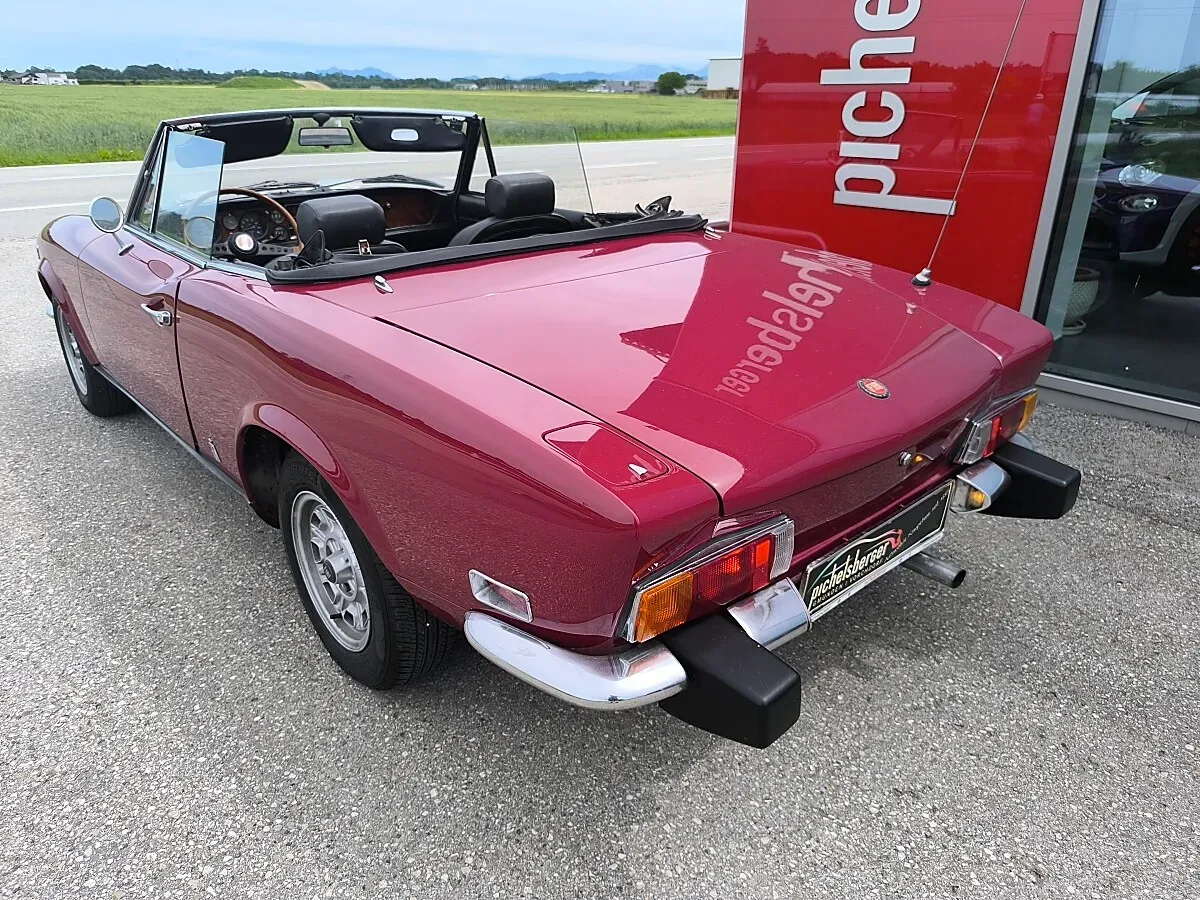 Fiat 124 Spider 1972 photo 2