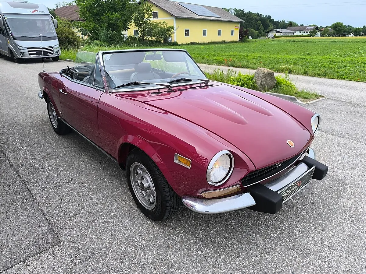 Fiat 124 Spider 1972 photo 3