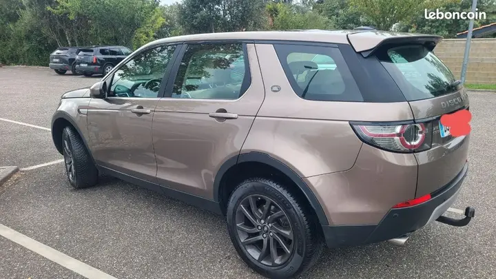 Land Rover Discovery 2015 photo 2