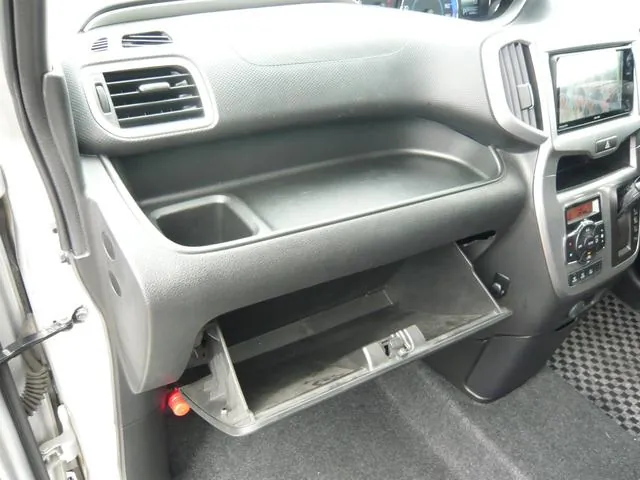 Suzuki Solio 2017 photo 4