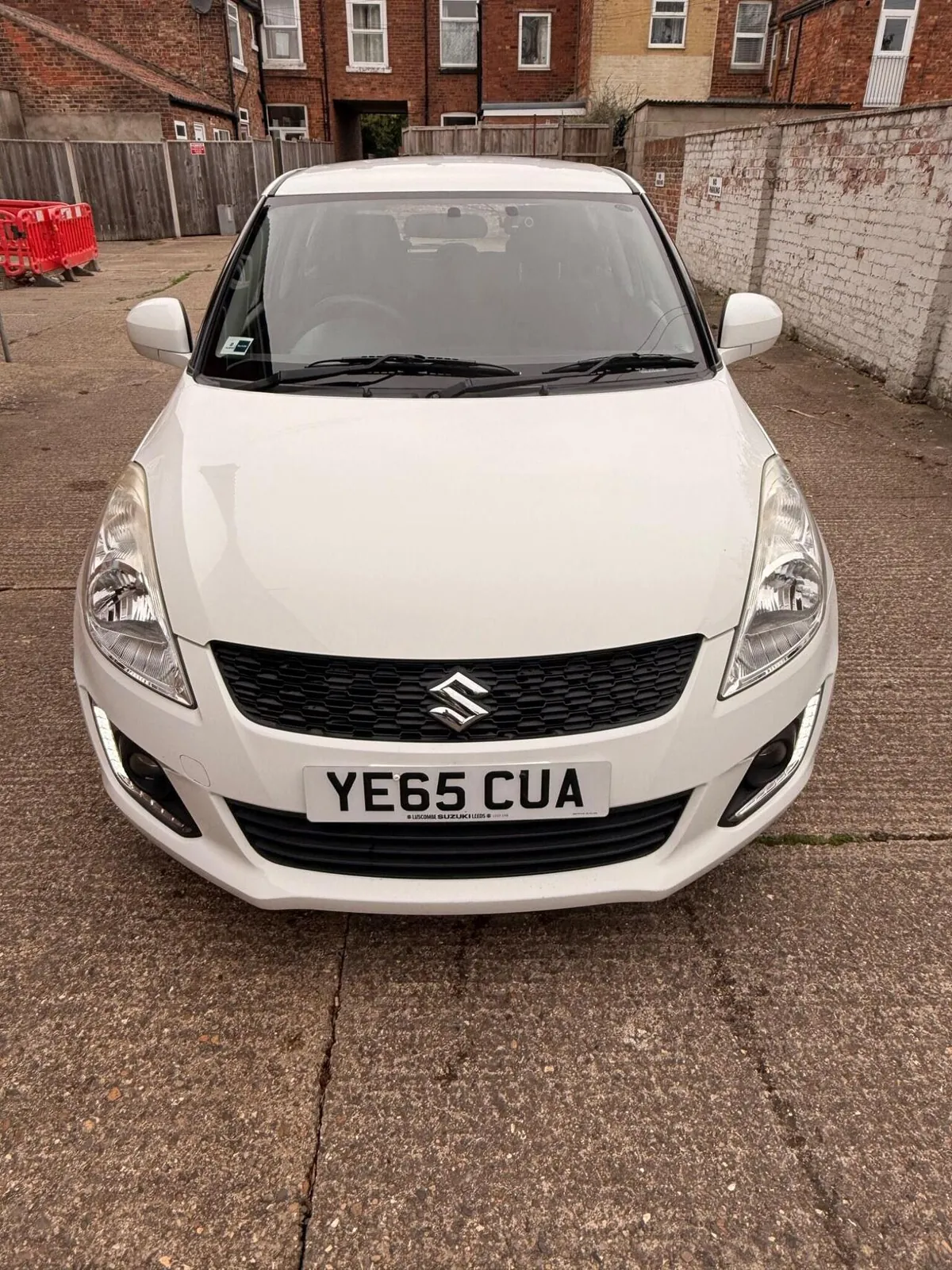 Suzuki Swift 2015 photo 2