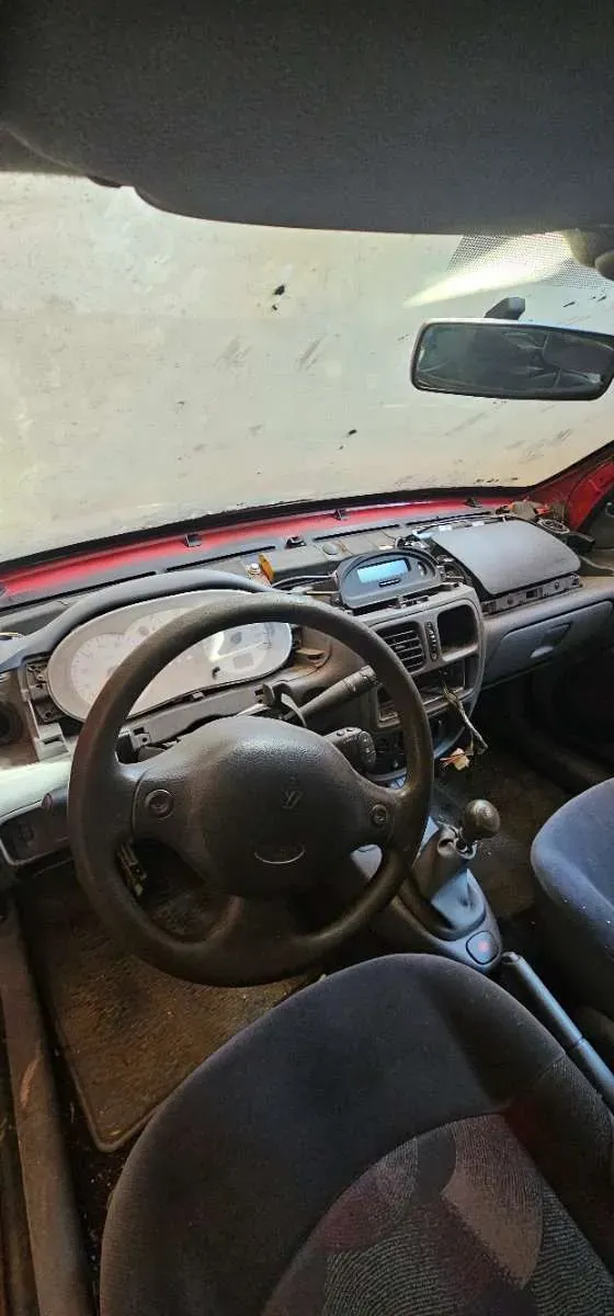 Renault Clio 2001 photo 3