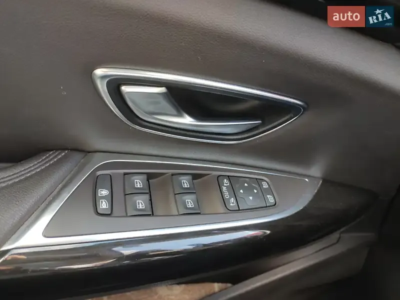 Renault Espace 2015 photo 2