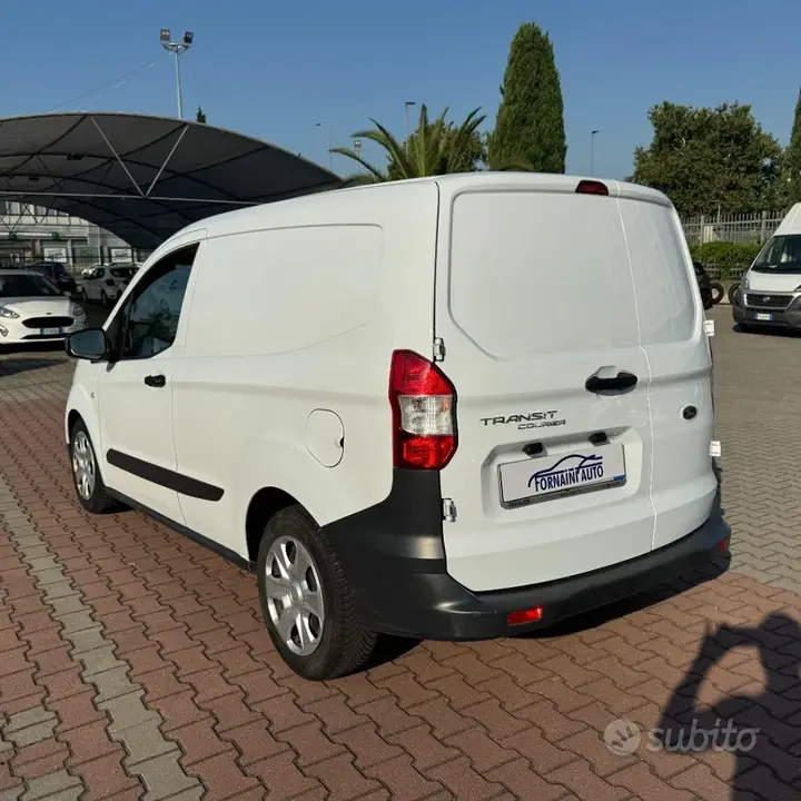 Ford Transit Courier 2022 photo 5