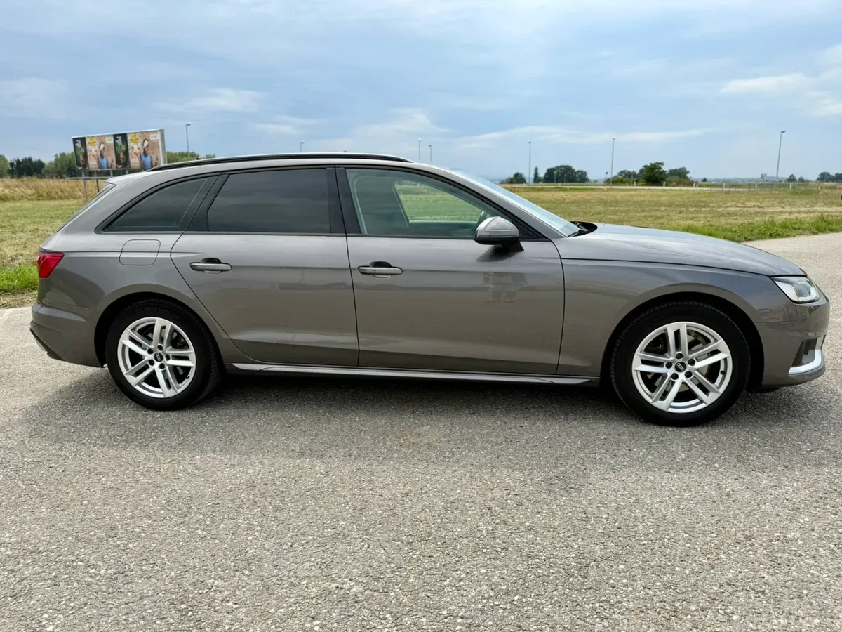 Audi A4 2022 photo 2