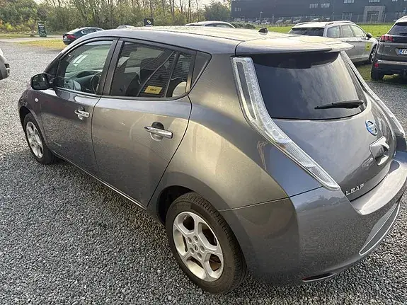 Nissan Leaf 2014 photo 2