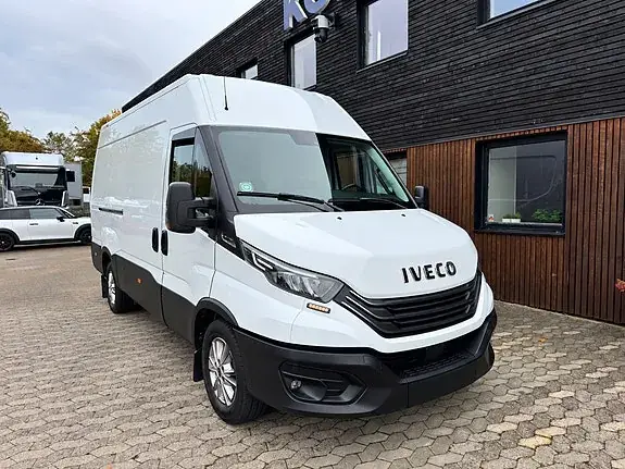 Iveco Daily 2022 photo 2