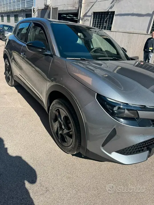 Alfa Romeo Junior 2025 photo 3