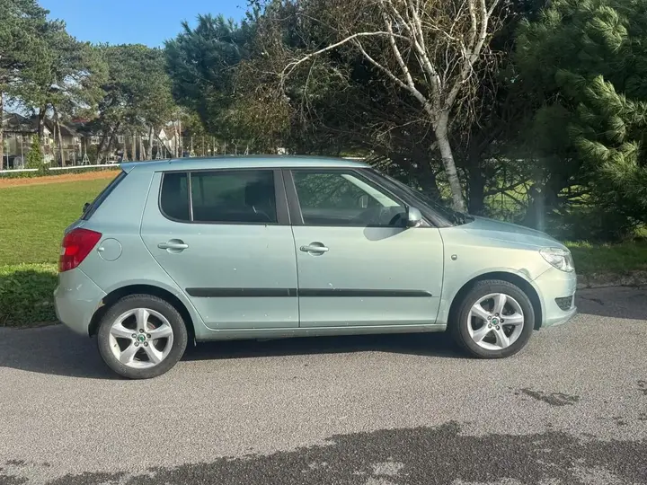 Skoda Fabia 2012 photo 4