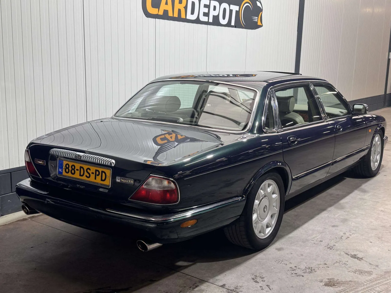 Daimler Super V8 1999 photo 5
