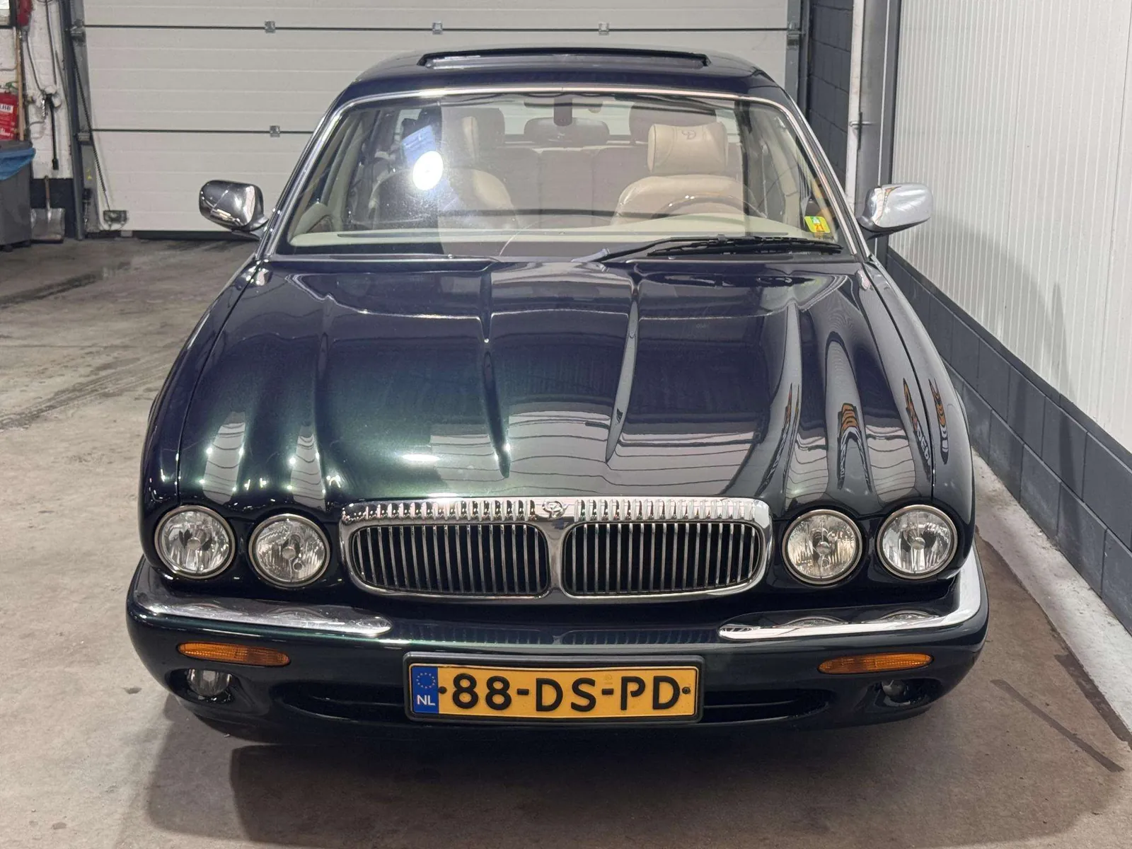Daimler Super V8 1999 photo 2
