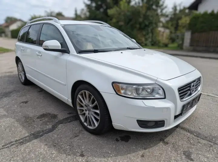 Volvo V50