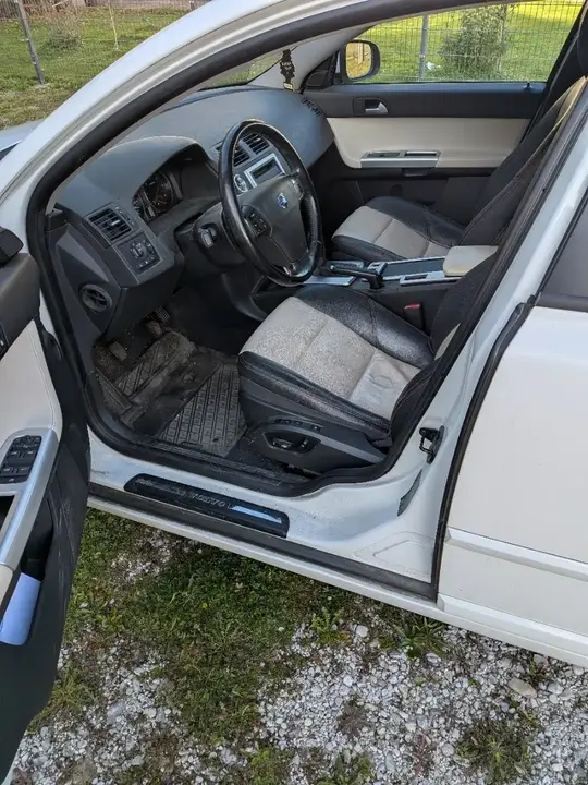 Volvo V50 2012 photo 3