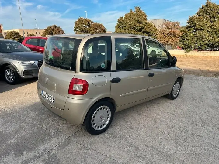 Fiat Multipla 2010 photo 2