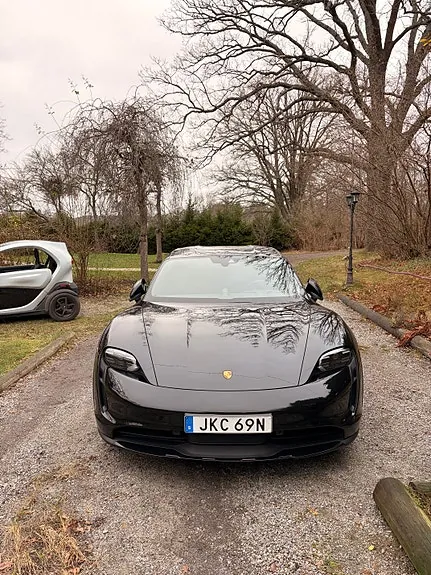Porsche Taycan 4