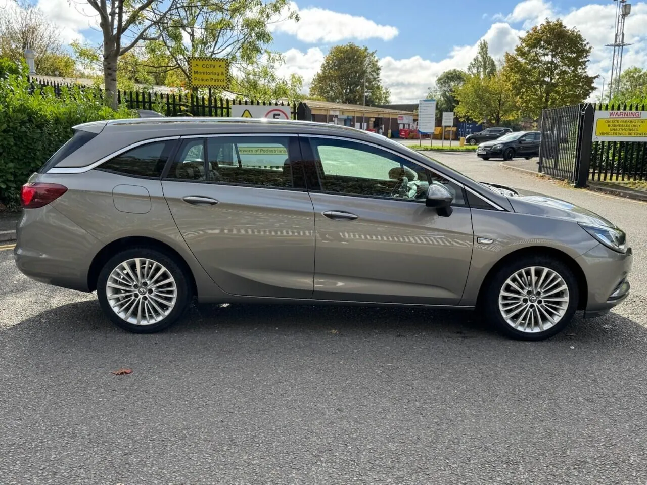 Vauxhall Astra 2017 photo 2