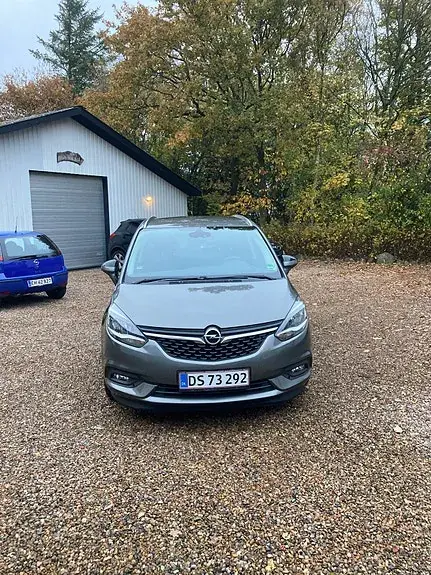 Opel Zafira Tourer 2017 photo 2