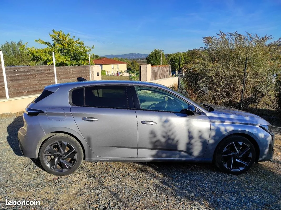 Peugeot 308 2025 photo 2
