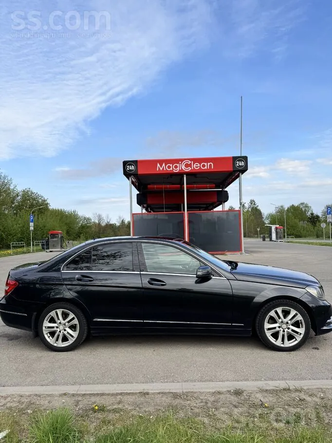 Mercedes-Benz C250 2012 photo 5