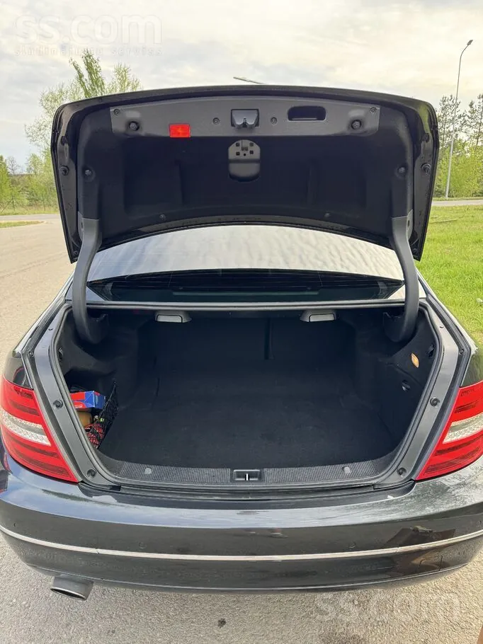 Mercedes-Benz C250 2012 photo 4