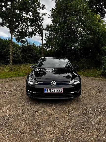 Volkswagen Golf 2019 photo 2