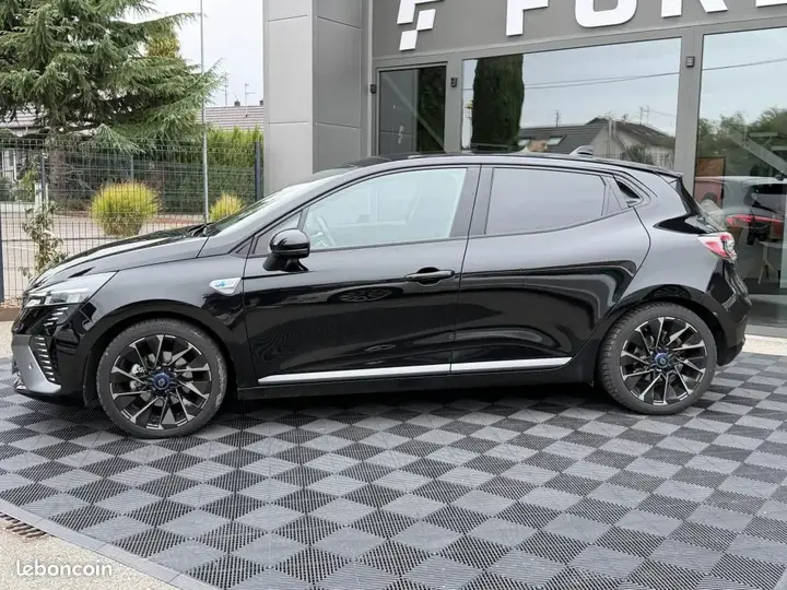 Renault Clio 2024 photo 2